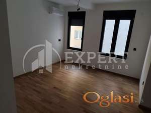 Izdaje se odličan nov, jednoiposoban stan u centru, u Dušanovoj ulici, 33m2