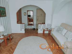 Dvosoban stan 55m2  pored pešačke zone, strogi centar