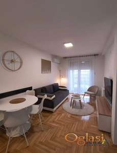  LEPO NAMEŠTEN PET FRIENDLY DVOIPOSOBAN STAN NA NOVOJ DETELINARI