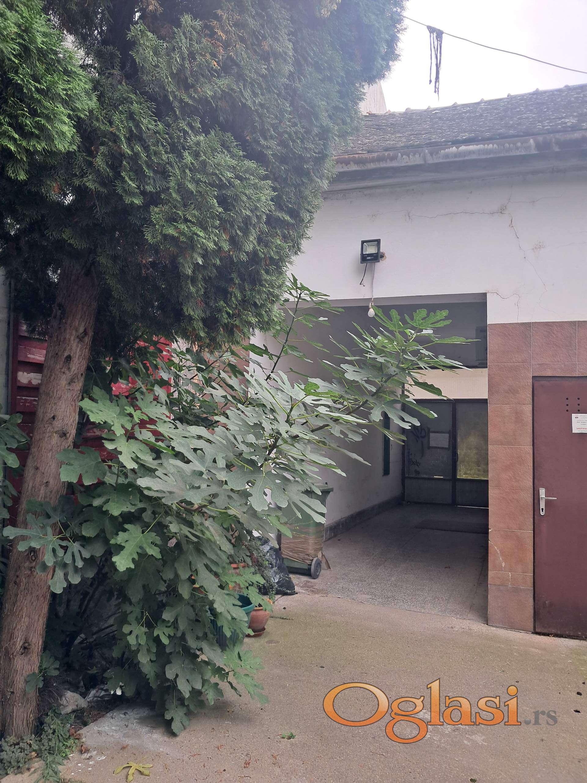 2 manja stana u kući, posebni ulazi, uračunati svi troškovi — fotografija
