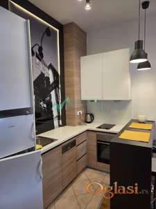 Bulevar Oslobođenja, Aleksandar zgrada 

Izdaje se na duži