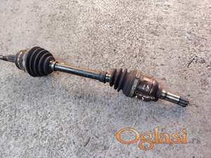 Grande Punto 1.4 t-jet 120ks Leva poluosovina