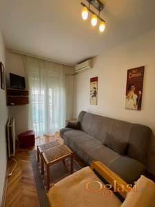 Jednoiposoban namešten stan u Cara Dušana 300e, ODMAH USELJIV!!!!