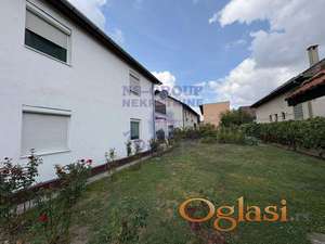 Prava porodična kuća,uknjižena. Za svaku preporuku.