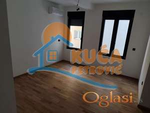 Izdaje se odličan nov, jednoiposoban stan u centru, u Dušanovoj ulici, 33m2