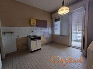 Trosoban stan na Keju !