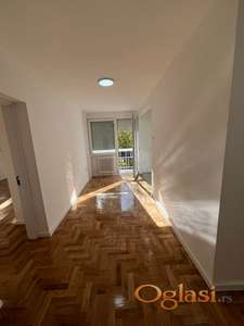Detelinara trosoban stan 58m2 HITNO!