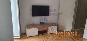 Izdaje se lepo nameštena garsonjera od 28m² na odličnoj lokaciji