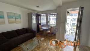 Izdaje se lepo nameštena garsonjera od 28m² na odličnoj lokaciji