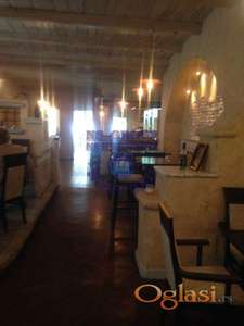 Centar. To su ustvari četiri lokala spojena u jedan ukupne površine 303 m2.