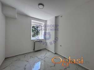 Renoviran stan u strogom centru grada! Odličan!