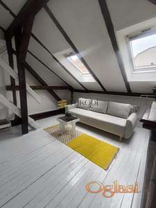 Renoviran stan sa galerijom useljiv