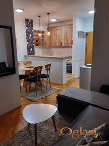 JEDNOIPOSOBAN STAN NA&nbsp; BULEVARU OSLOBOĐENJA 