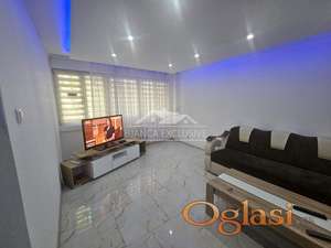 Širi centar-Braće Jerković-90m2 mereno-77m2 uknjiženo ID#1568