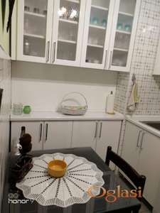 NAMEŠTEN DVOSOBAN STAN NA NOVOJ DETELINARI U BLIZINI SAJMA 350 EVRA