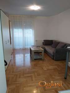 LEPA GARSONJERA,MALI TROŠKOVI