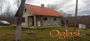 Toponica kod Knića - kuća 76 m2, okućnica 2009 m2, njive 6083 m2 i šuma 1805 m2