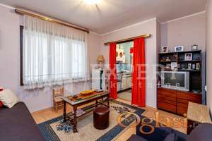 Deo kuće u blizini Doma zdravlja, 131m2