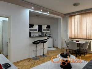 Namešten jednoiposoban stan Braće Ribnikar-43m2-420e