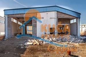 Poslovni  objekat  u  izgradnji, 326 m2, plac  od  9.641 m2, Mramorsko  brdo