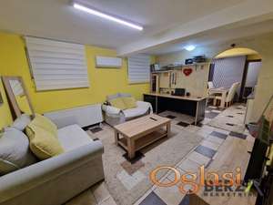 TROSOBAN STAN NA ADAMOVIĆEVOM NASELJU