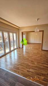 Nov trosoban stan u manjoj stambenoj zgradi u Durlanu ID#7601