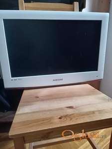 PRODAJEM SAMSUNG TV