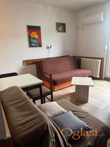 Izdajem kompletno nameštenu garsonjeru(vlasnik)