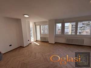 Prelep trosoban stan na Bulevaru Oslobođenja ! Braće Jovandić