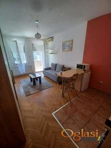  ODLIČNA GASRONJERA U CENTRU