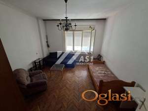 IZDAJE SE DVOSOBAN STAN STROGI CENTAR ID#3316