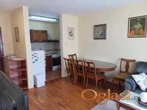 NAMESTEN JEDNOIPOSOBAN STAN BLIZU FUTOSKE PIJACE