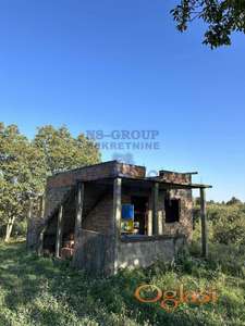 Nedovršena vikendica na odličnom placu!