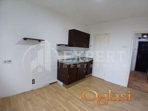 Izdaje se nenamešten jednosoban stan kod Starog groblja, 42m2