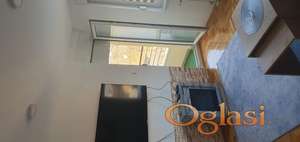 Izdajem stan u Novom Sadu