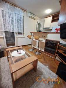  LEPO NAMEŠTENA GARSONJERA NA BULEVARU