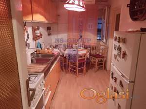 Udoban dvoiposoban stan na Detelinari.