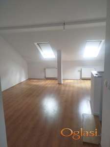 CENTAR 78m2, FUTOŠKA PIJACA, PRAZAN, 3,5 sob,