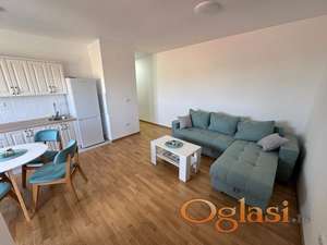 BRANKA ĆOPIĆA - NOV NAMEŠTEN DVOIPOSOBAN STAN SA PARKINGOM - USELJIVO ODMAH!!!!