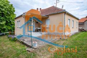 Ekskluziva,  kuća  u  Blacu,  151 m2, na  placu  od  4.218  m2