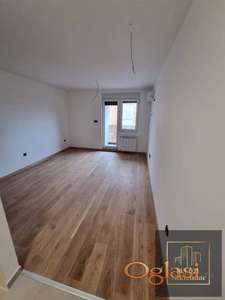 Novogradnja, garsonjera - Heroja Pinkija!