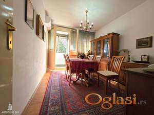 Svetao, jugozapadno orijentisan, velike sobe ID#1035