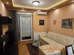 Dvosoban stan 44m Centar Jevrejska PRODAJE SE