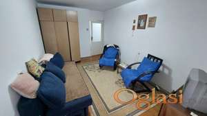 DVOSOBAN STAN U BLIZINI SAJMA U ULICI PARISKE KOMUNE – 43 M²