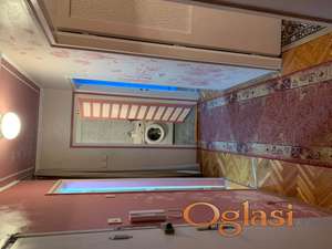 Izdaje se dvosoban stan Puškinova 21