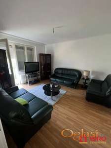 SALONSKI STAN U CENTRU | 74 m² | OGROMNA KUHINJA | VELIKA TERASA | PET FRIENDLY