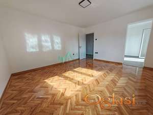 Cara Dušana, 49m2. Renoviran dvosoban stan. 