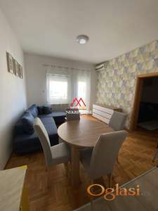 Renoviran jednoiposoban stan - 39m2 - Bulevar Evrope