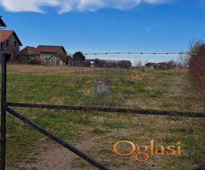 Plac- 799 m2 - Lipov gaj