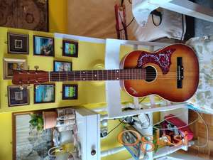 Piccola parlor gitara